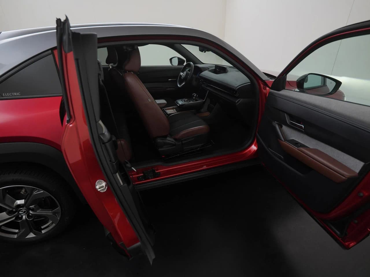 Mazda MX-30 e-SkyActiv 145 First Edition 36 kWh, photo 22 of 36
