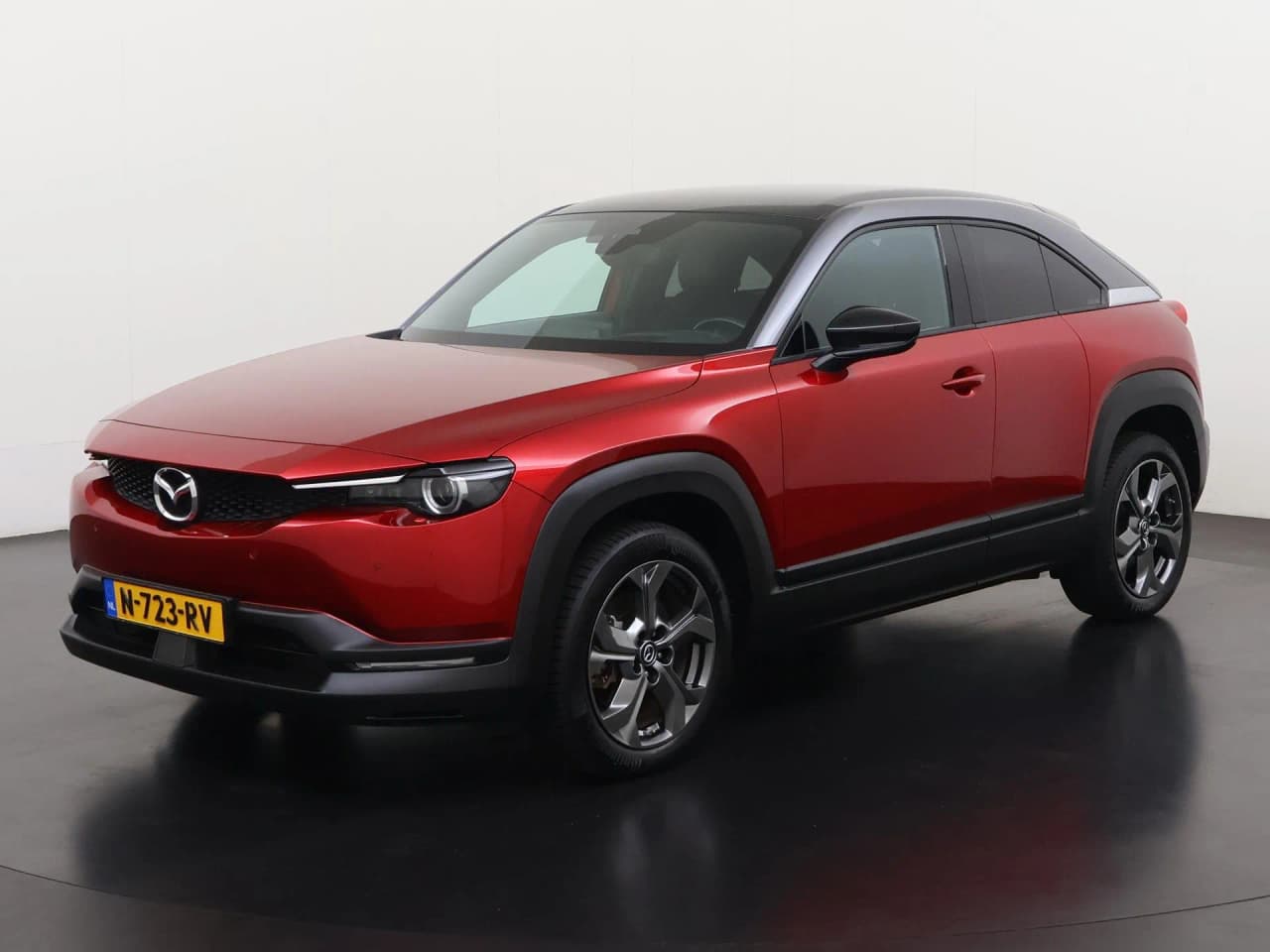 Mazda MX-30 e-SkyActiv 145 First Edition 36 kWh, photo 1 of 36