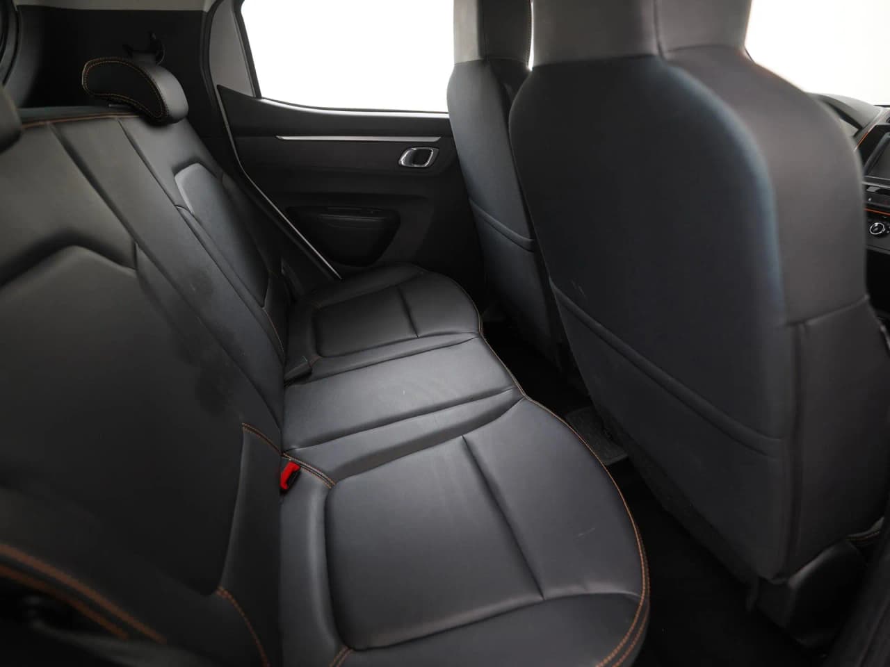 Dacia Spring Comfort Plus 27 kWh (Orange Pack), photo 25 of 29