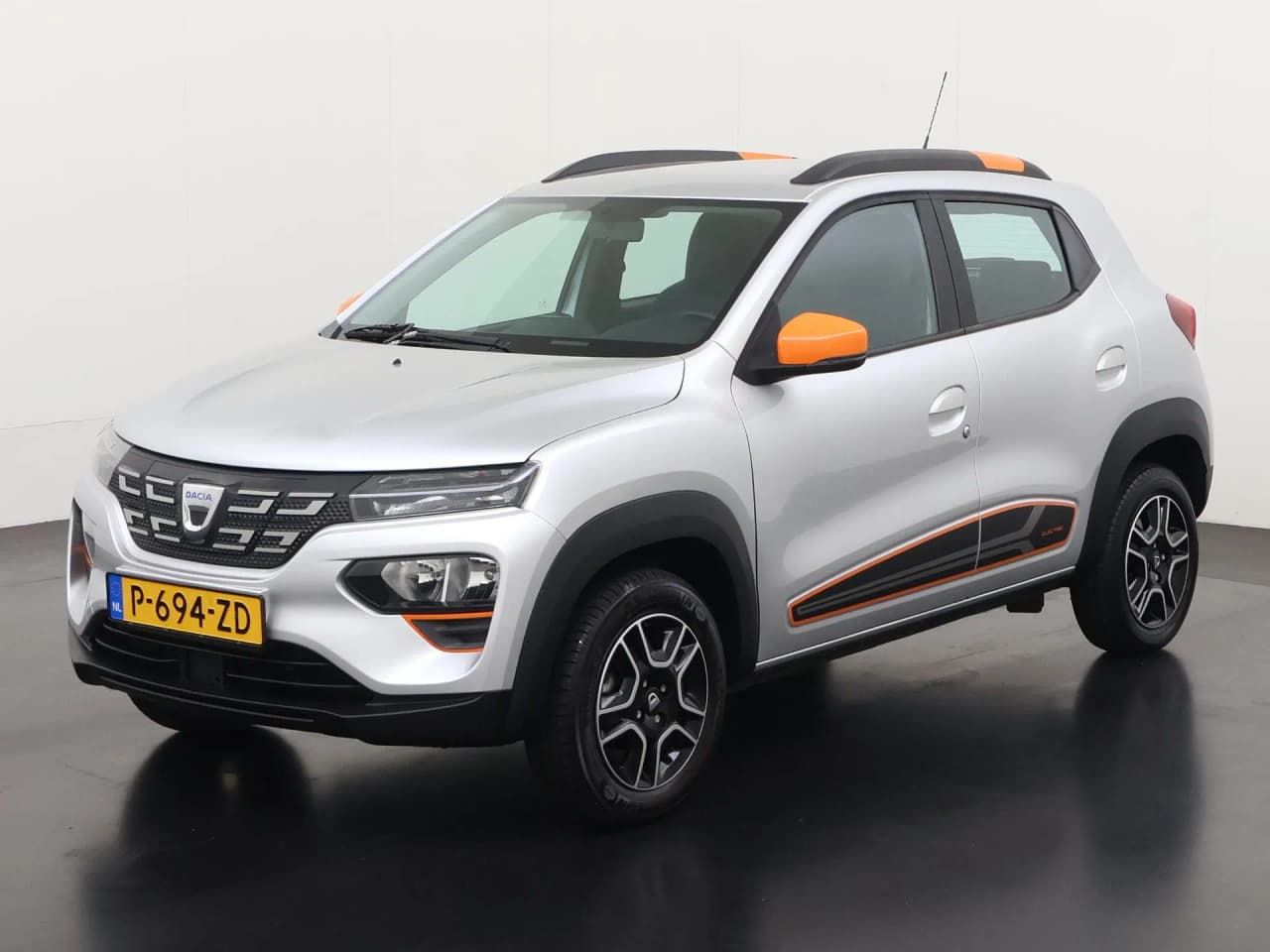 Dacia Spring Comfort Plus 27 kWh (Orange Pack), photo 1 of 29