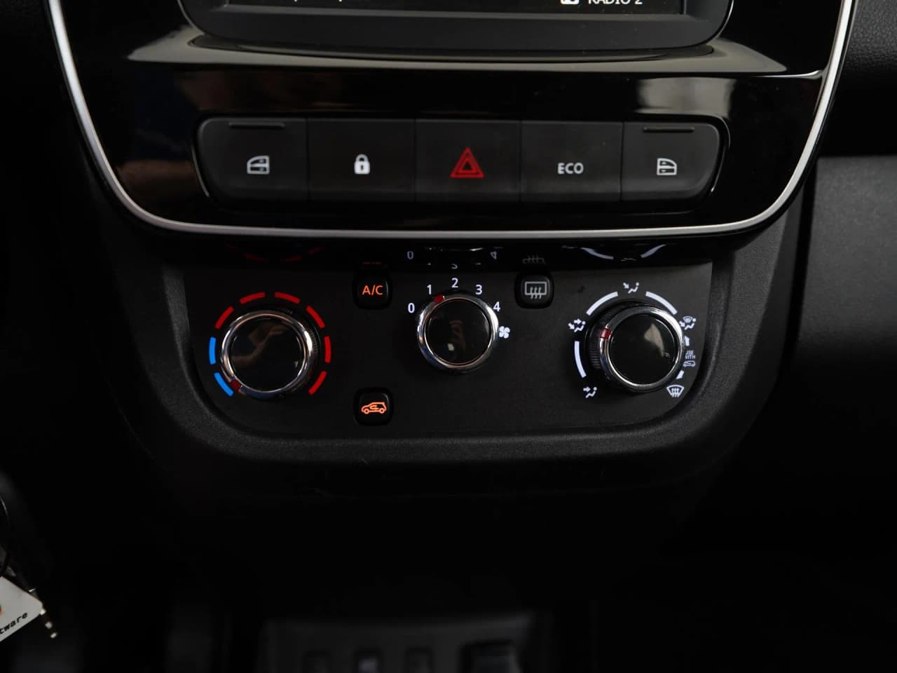 Dacia Spring Expression 27 kWh, photo 12 of 33