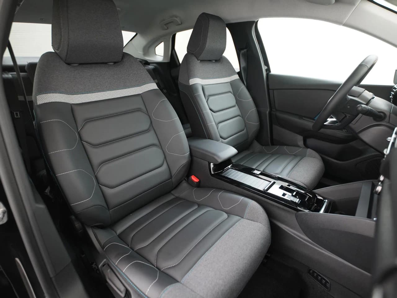 Citroën Ë-C4X Shine 50 kWh, Foto 37 von 37