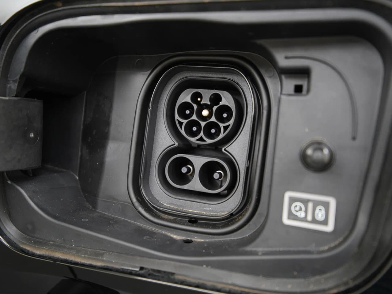 Citroën Ë-C4X Shine 50 kWh, Foto 33 von 37
