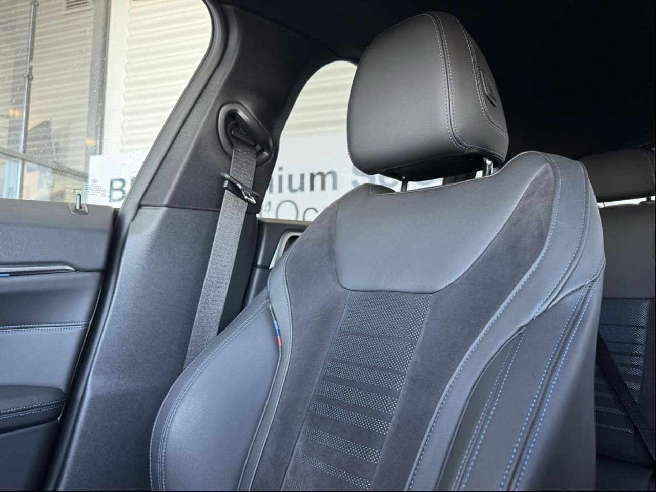 BMW i4 eDrive35 286ch M Sport, photo 2 of 4