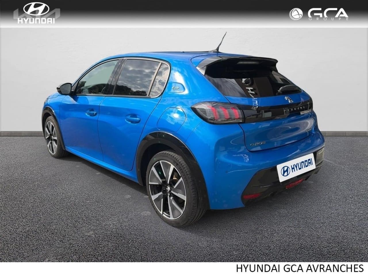 PEUGEOT 208 e-208 136ch GT Line, photo 2 of 8