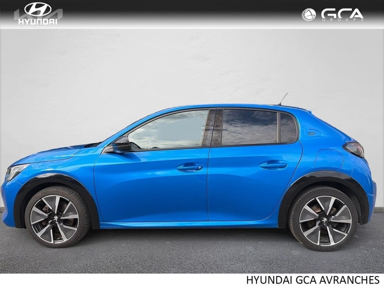 PEUGEOT 208 e-208 136ch GT Line, photo 3 of 8