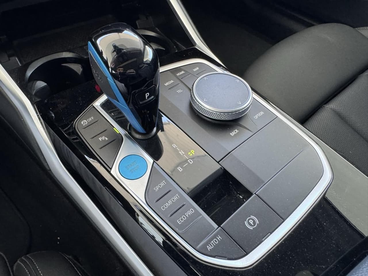 BMW i4 eDrive35 286ch, photo 4 of 4