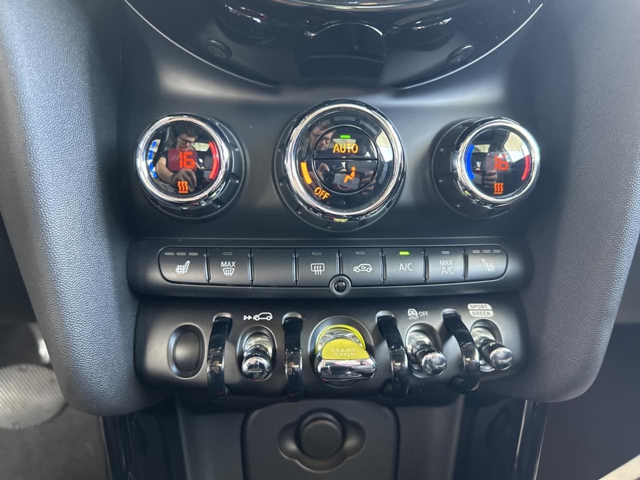 MINI Mini Cooper SE 184ch Edition Camden BVA, photo 9 of 9