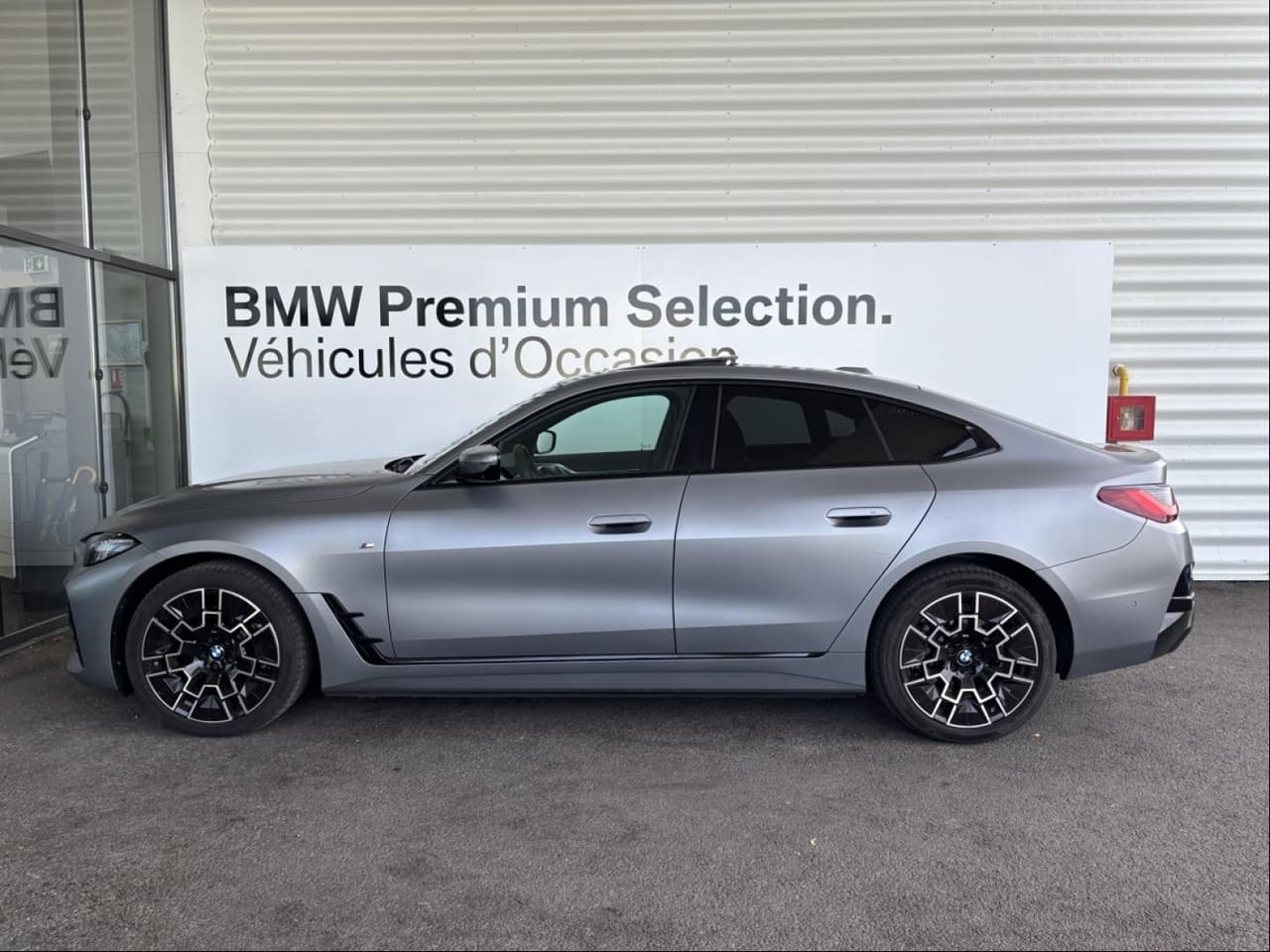 BMW i4 eDrive40 340ch M Sport, Foto 3 von 4