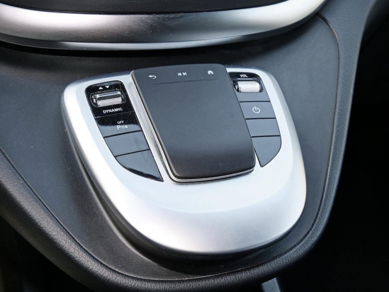 Mercedes-Benz EQV 300 lang, photo 15 of 22