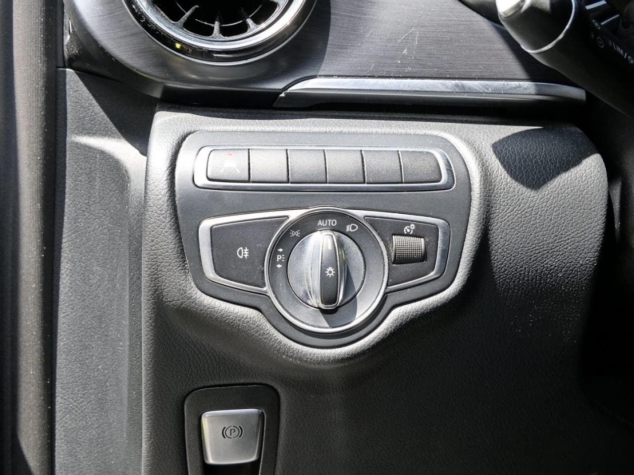 Mercedes-Benz EQV 300 lang, photo 10 of 22