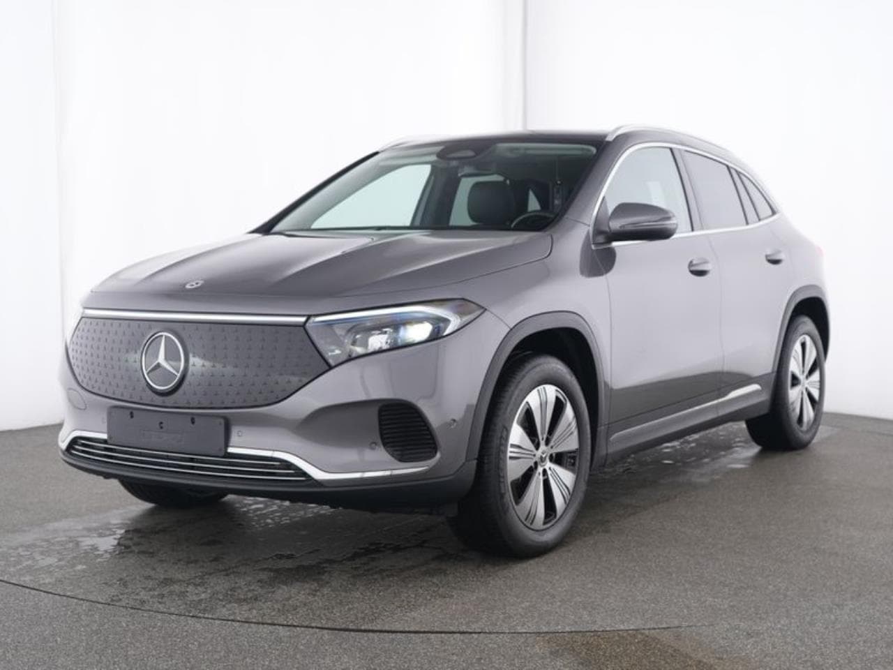 Mercedes-Benz EQA 300 4M, foto 1 di 7