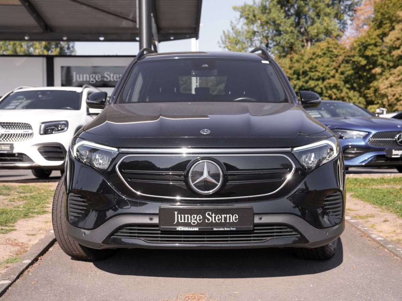 Mercedes-Benz EQB 250, photo 2 of 7