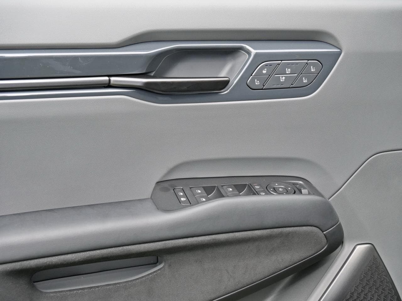 Kia EV9 GT 99,8 kWh AWD, photo 17 of 23