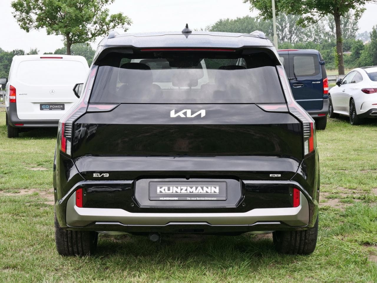 Kia EV9 GT 99,8 kWh AWD, photo 4 of 23