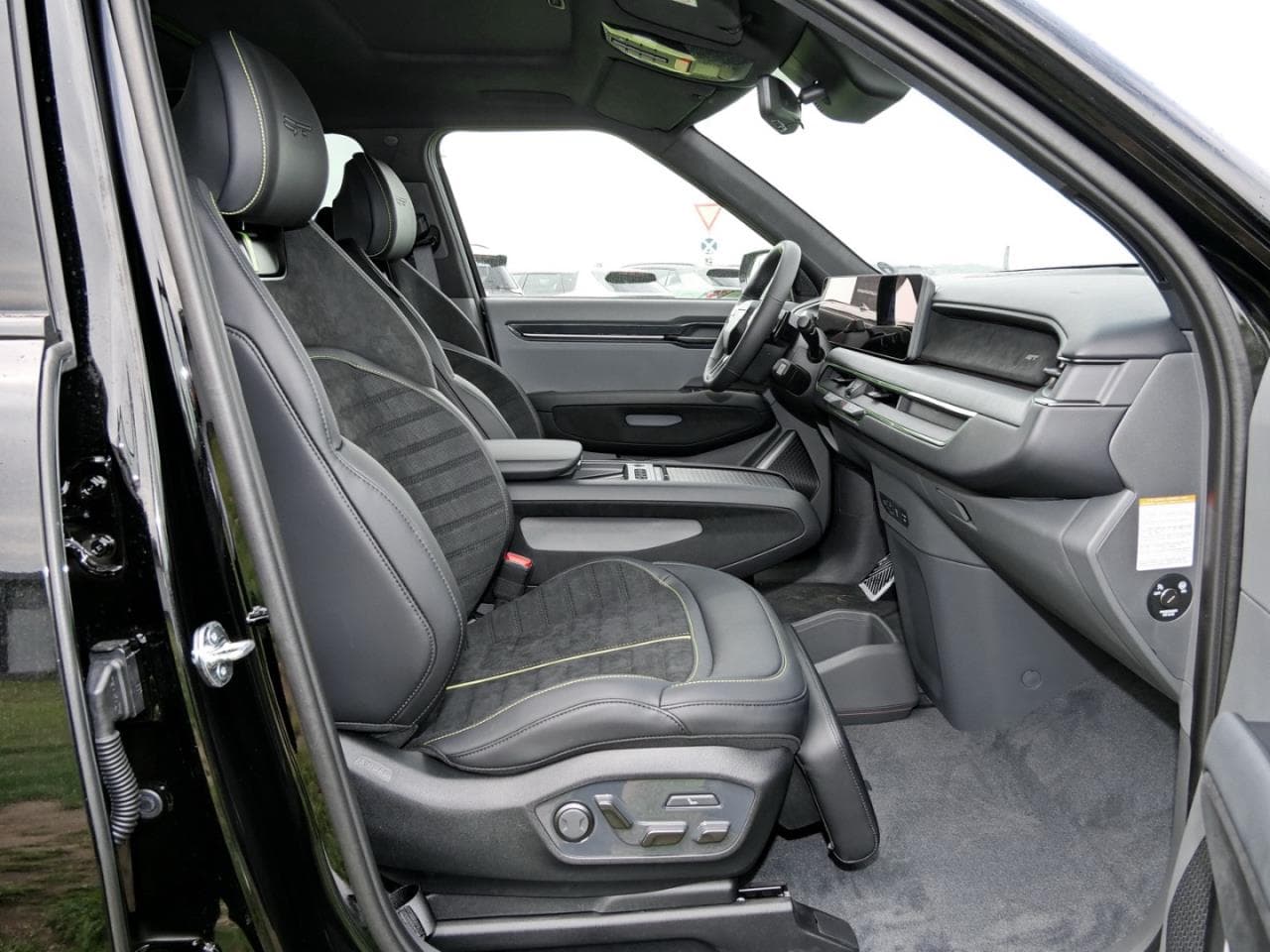 Kia EV9 GT 99,8 kWh AWD, photo 8 of 23
