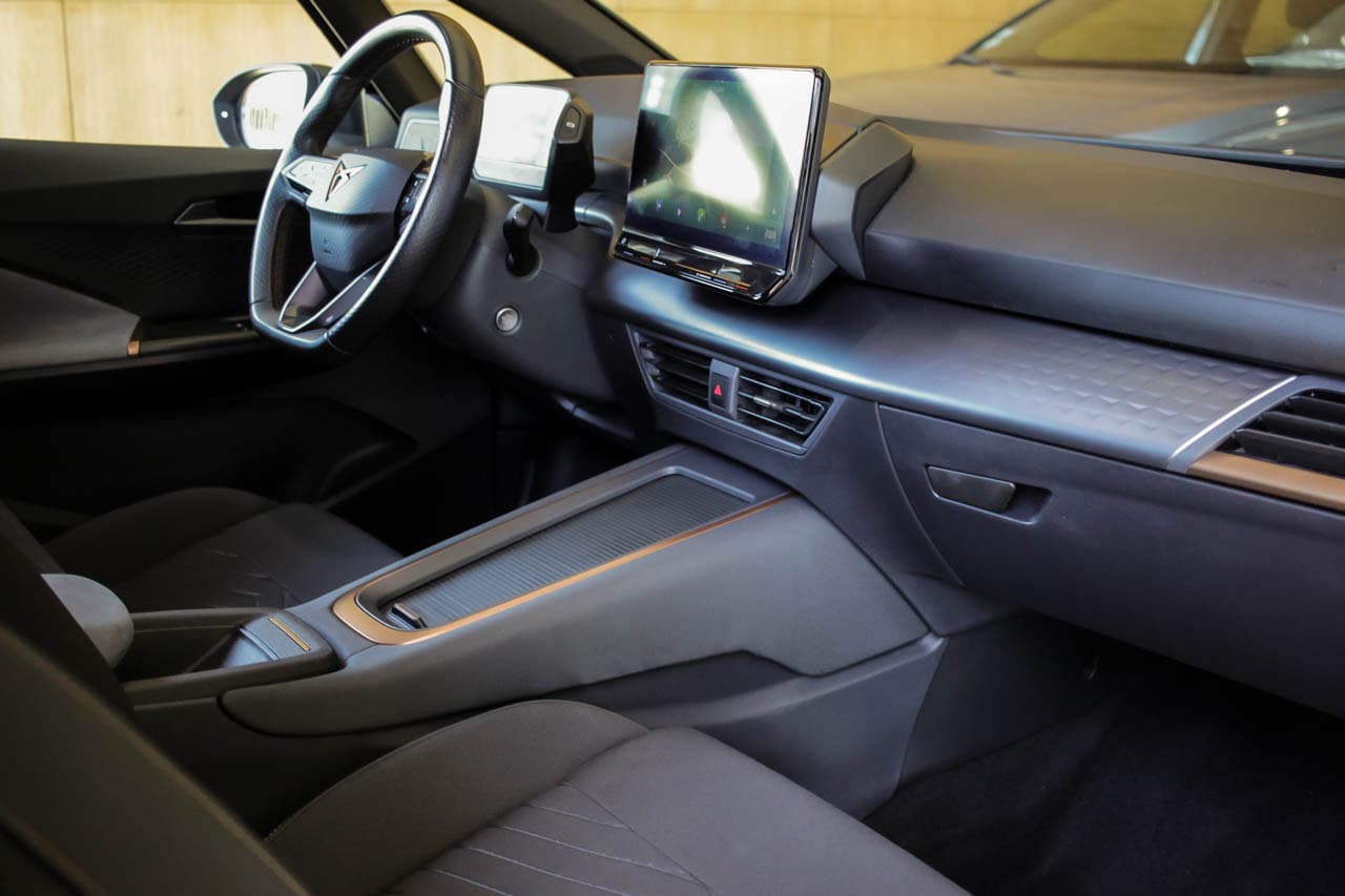 CUPRA Born 58kWh Advanced Plus, photo 6 of 33