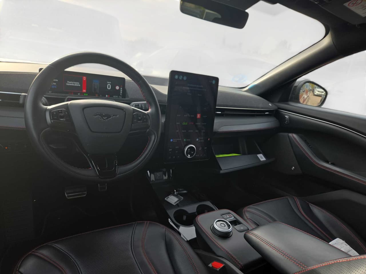 Ford Mustang Mach-E Premium RWD Extended Range, photo 5 of 5
