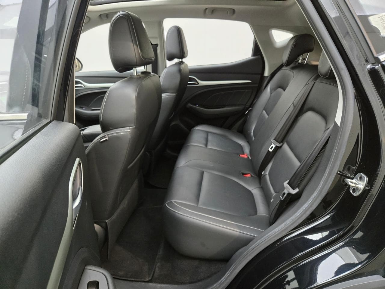 MG ZS EV Luxury 45 KWh, Foto 5 von 6