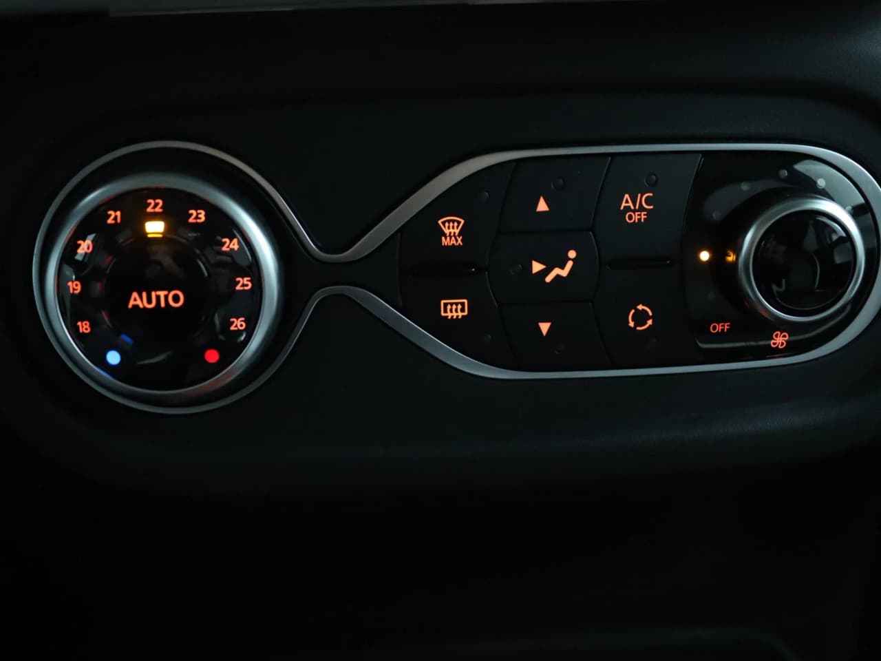 Renault Twingo Z.E. R80 Série Limitée Vibes, photo 21 of 28