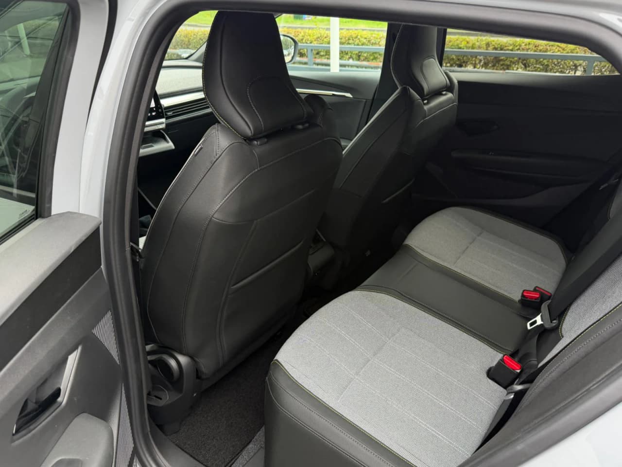 Renault Megane E-Tech techno 220 pk comfort range, photo 6 of 10
