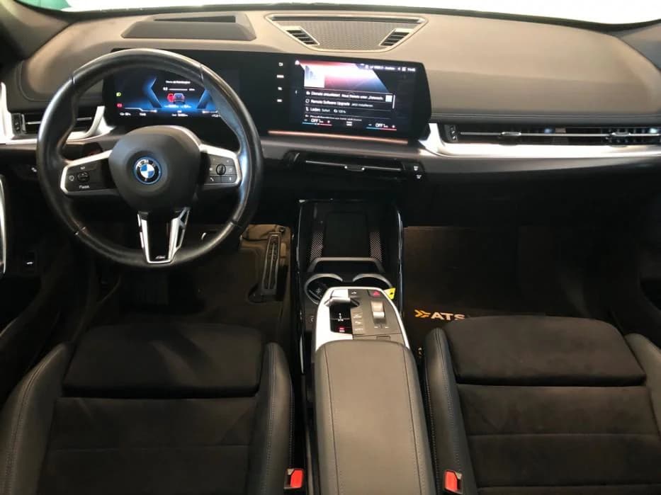 BMW iX1 xDrive30, photo 4 of 21