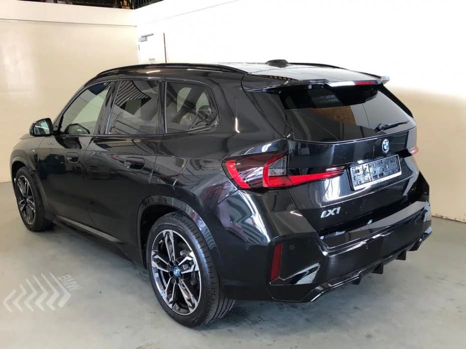BMW iX1 xDrive30, photo 3 of 21