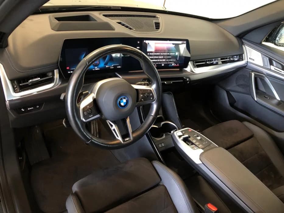 BMW iX1 xDrive30, photo 6 of 21