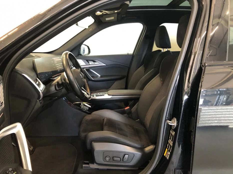 BMW iX1 xDrive30, photo 5 of 21