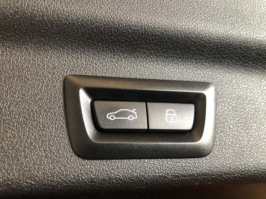 BMW iX1 xDrive30, photo 12 of 21