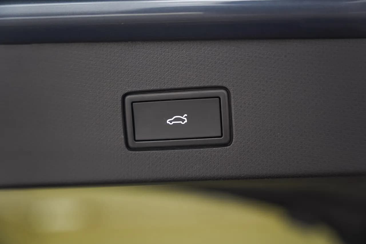 CUPRA Tavascan VZ Adrenaline 82 kWh, photo 39 of 48