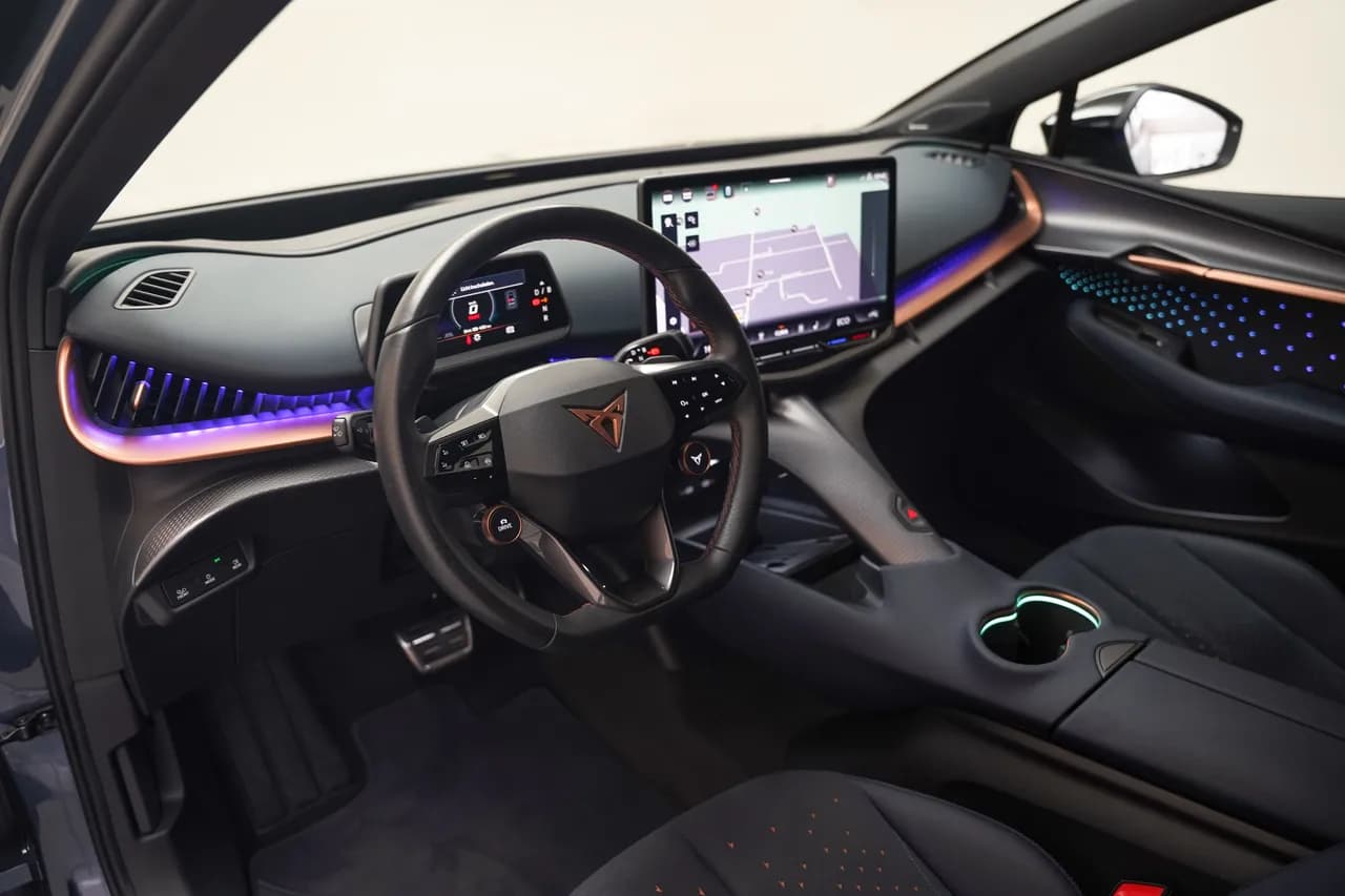 CUPRA Tavascan VZ Adrenaline 82 kWh, photo 16 of 48