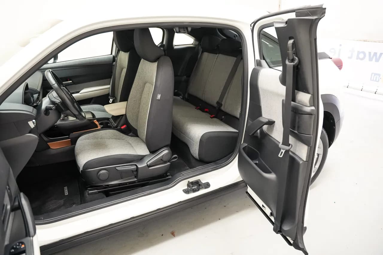 Mazda MX-30 e-SkyActiv 145 36 kWh, foto 11 di 34