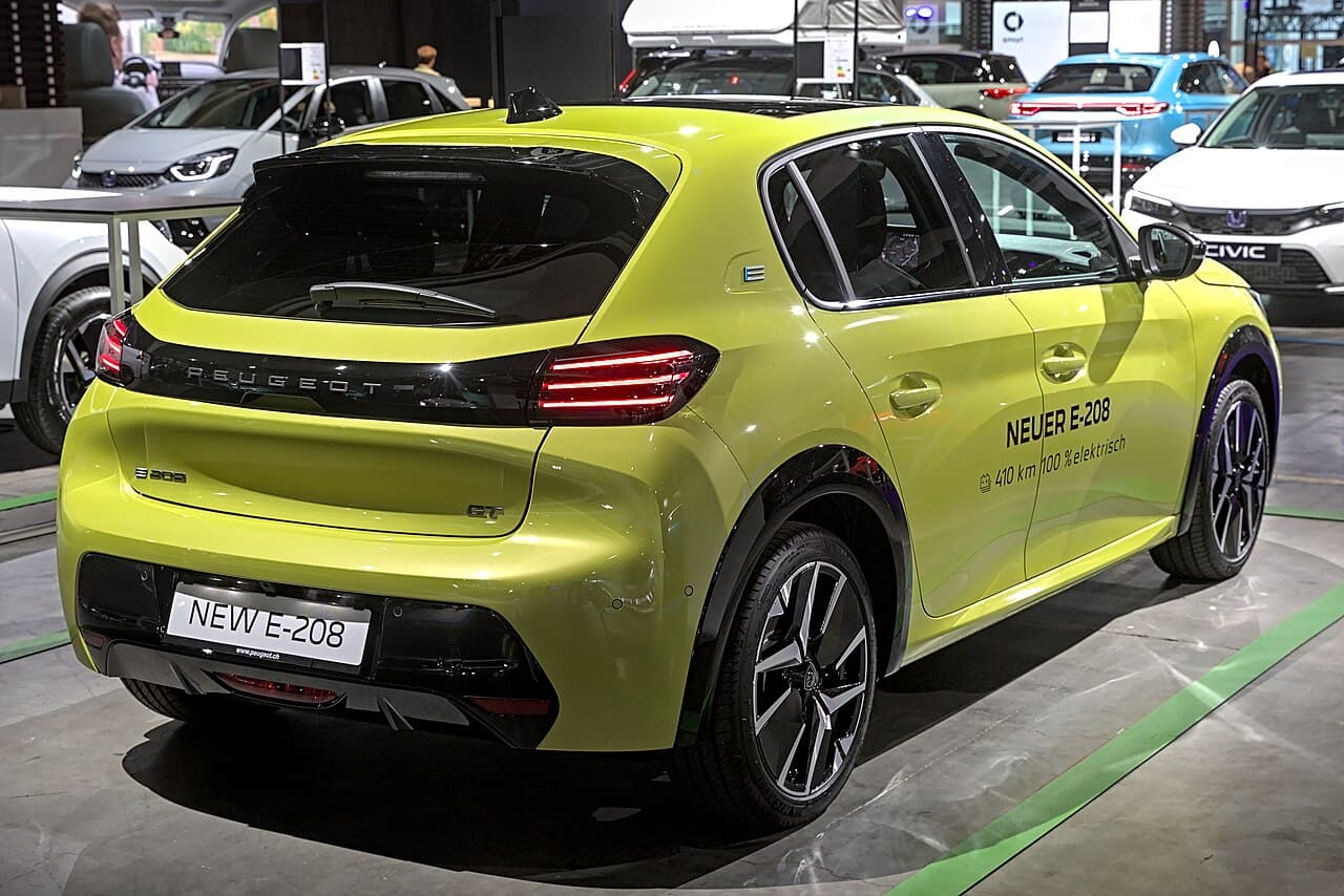 Peugeot e-208