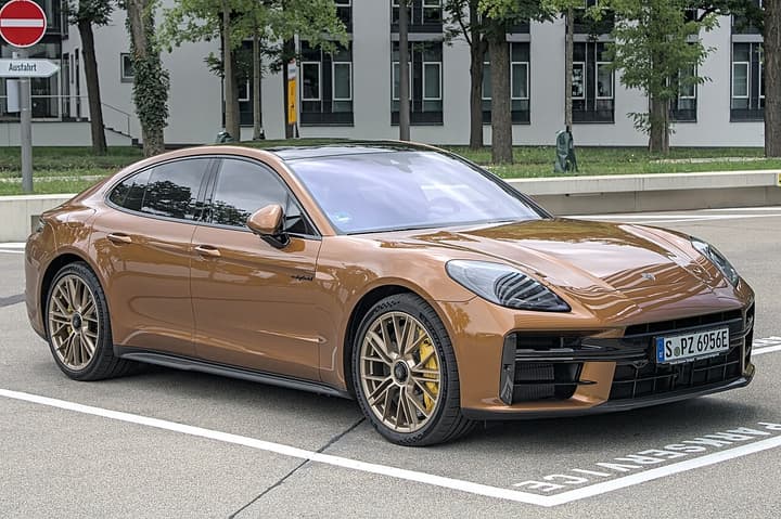 Porsche Panamera E-Hybrid (G3)
