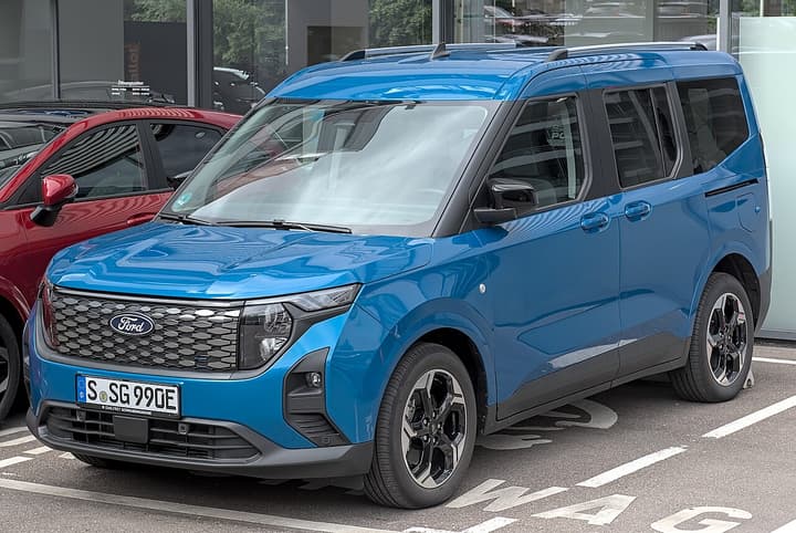 Ford E-Tourneo Courier