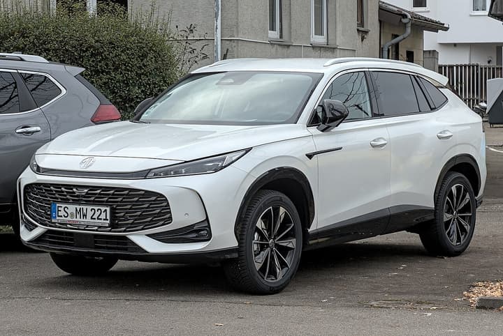 MG HS Plug-in Hybrid