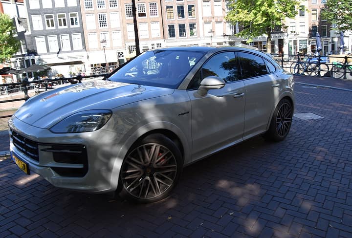 Porsche Cayenne E-Hybrid (facelift, SUV + Coupé)