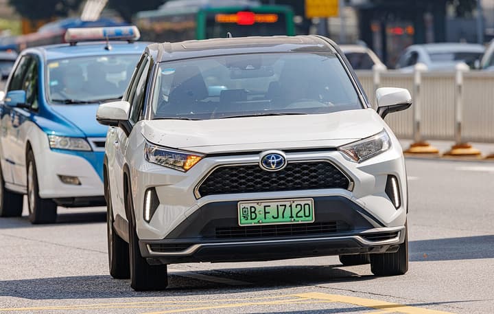 Toyota RAV4 Plug-in Hybrid (5th gen, XA50)